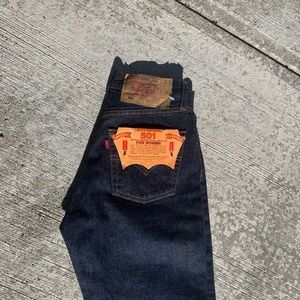 Vintage Levi’s 501 raw denim size 25